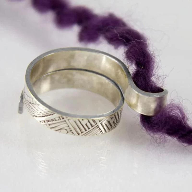 Adjustable Knitting Loop - Image 6