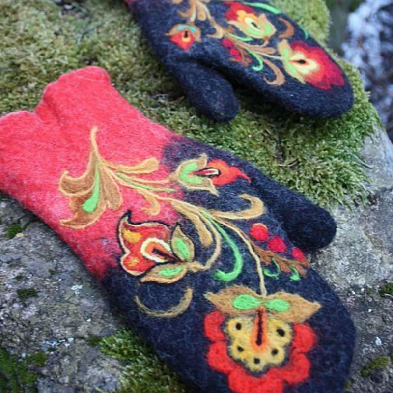 Christmas Flower Embroidery Mittens - Image 6