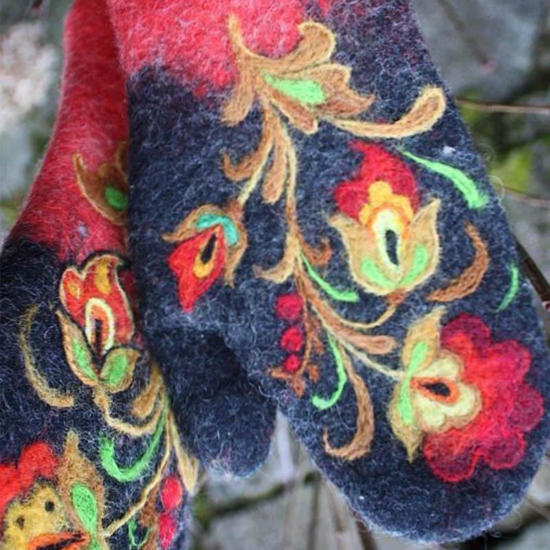 Christmas Flower Embroidery Mittens - Image 7