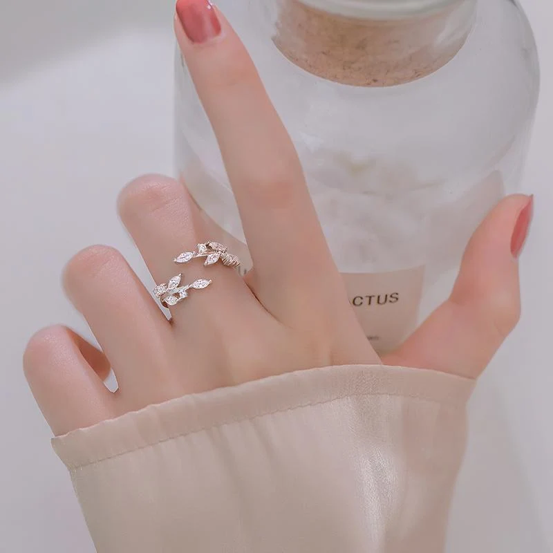 Creative Leaf Ring - Image 3