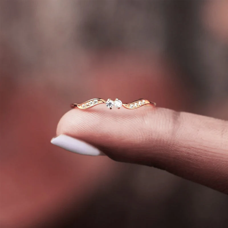 Double Stone Wavy Ring - Image 3
