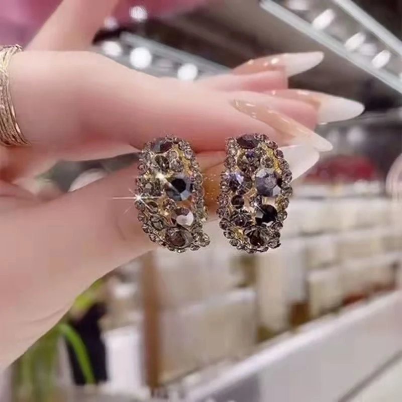 Full Flash Hollow Stud Earrings - Image 6