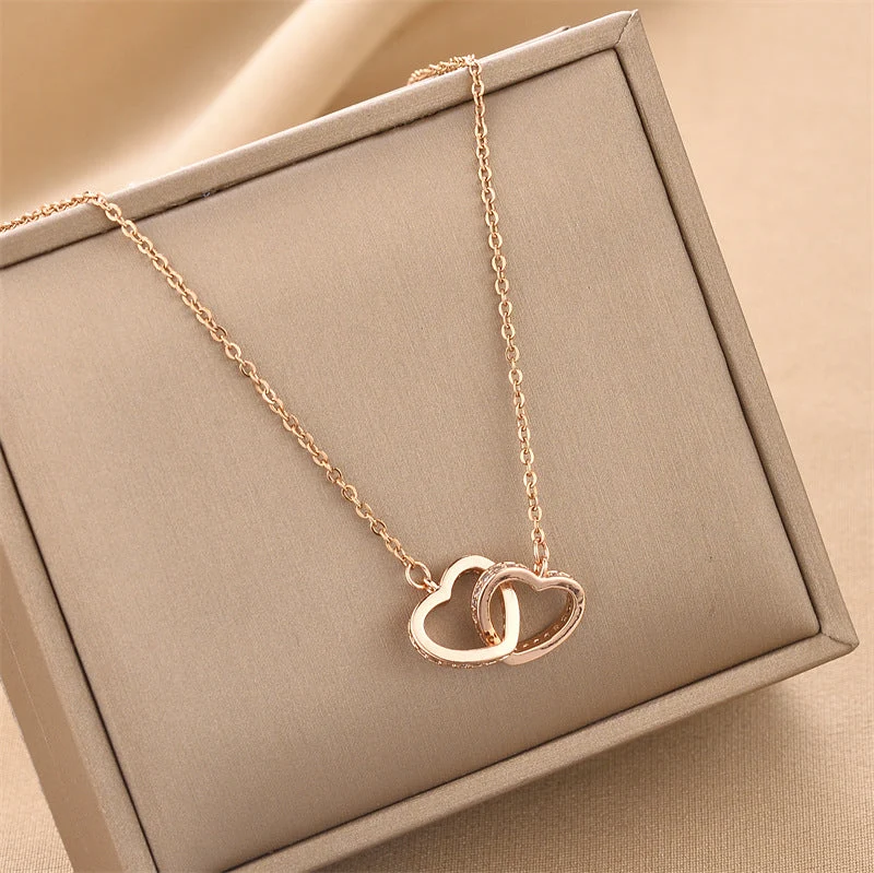 Interlocking Hearts Necklace - Image 9