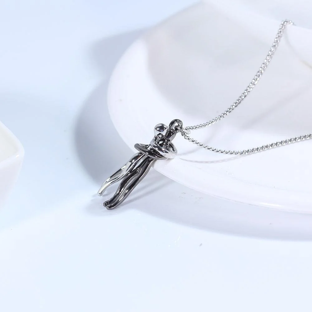 Love Style Hug Necklace - Image 4