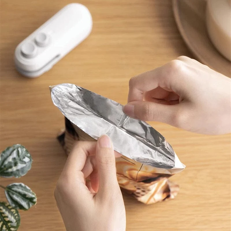 Mini Handleld Chip Bag Sealer - Image 4