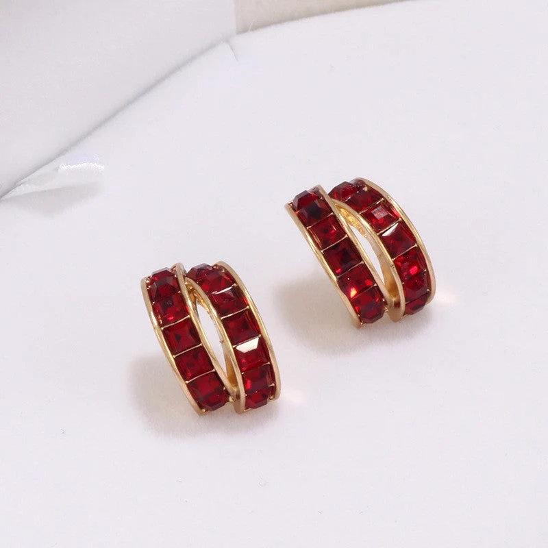 Simple C-shaped Diamond Earrings - Image 12