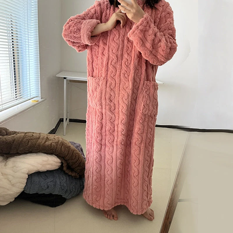 Winter Coral Velvet Loungewear for Home - Image 3