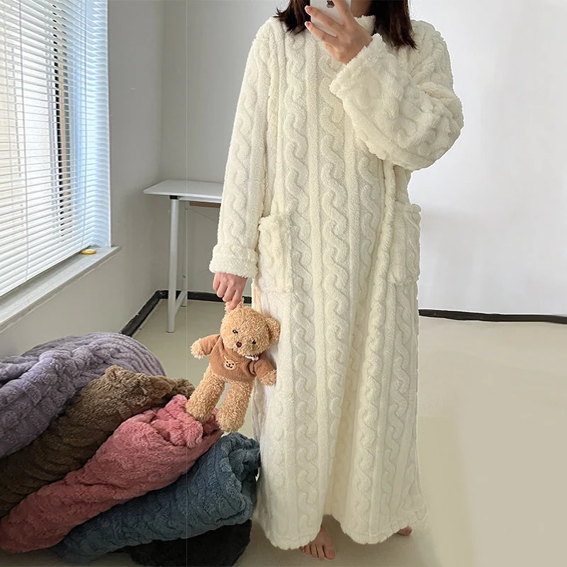Winter Coral Velvet Loungewear for Home - Image 7