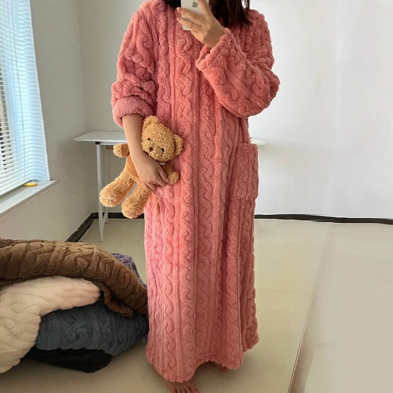 Winter Coral Velvet Loungewear for Home - Image 8