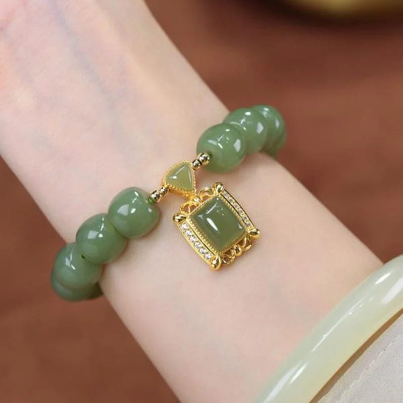 Women's Vintage Bracelet - Image 4