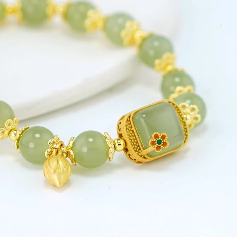 Women's Vintage Bracelet - Image 8